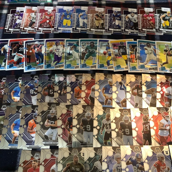 Assorted Sports Trading Cards Collection - Picture 12 of 16
